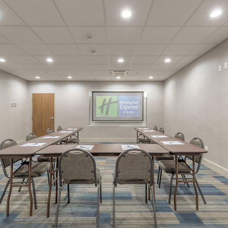 Holiday Inn Express & Suites Tulsa Midtown By Ihg Zewnętrze zdjęcie