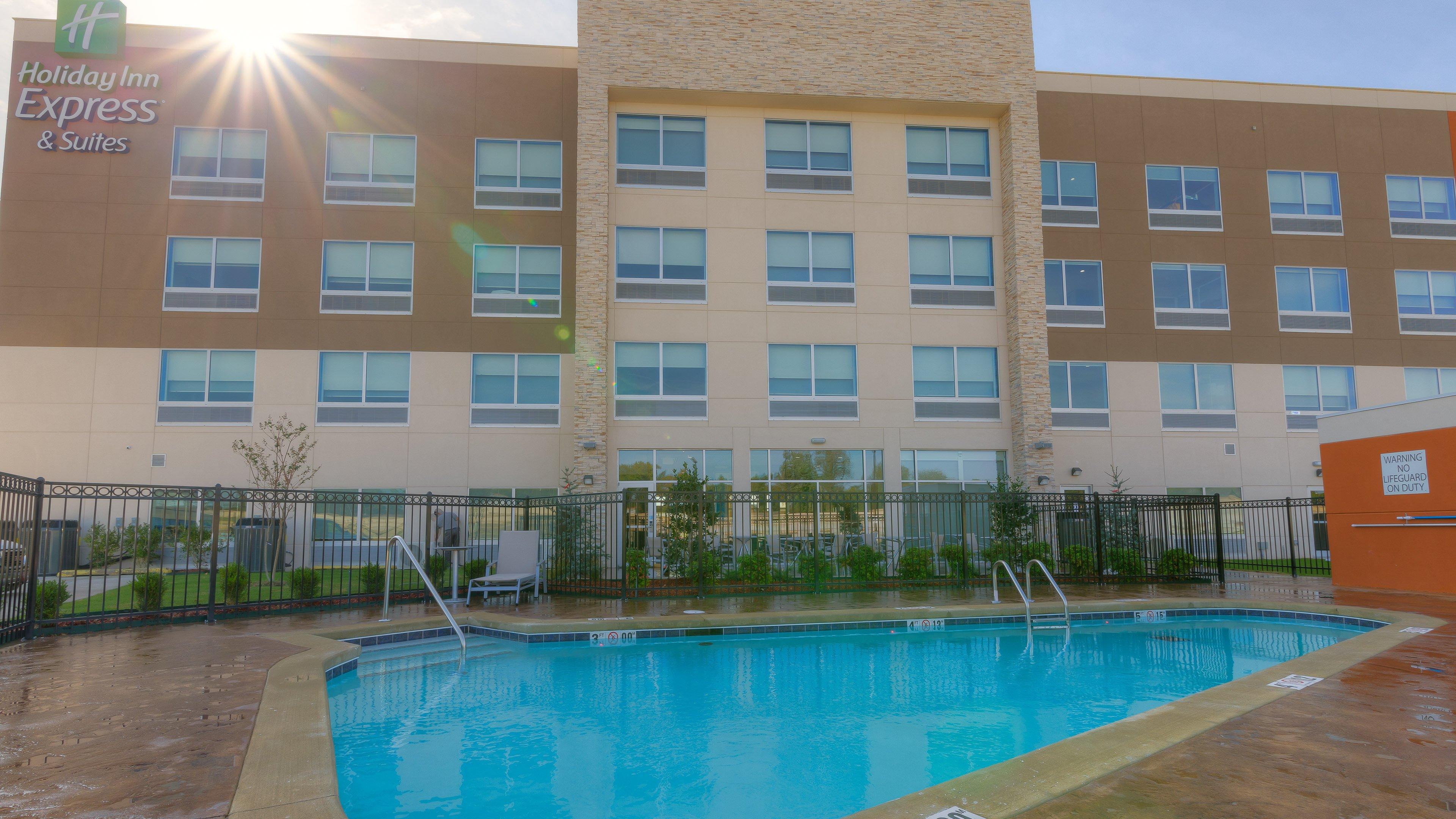Holiday Inn Express & Suites Tulsa Midtown By Ihg Zewnętrze zdjęcie