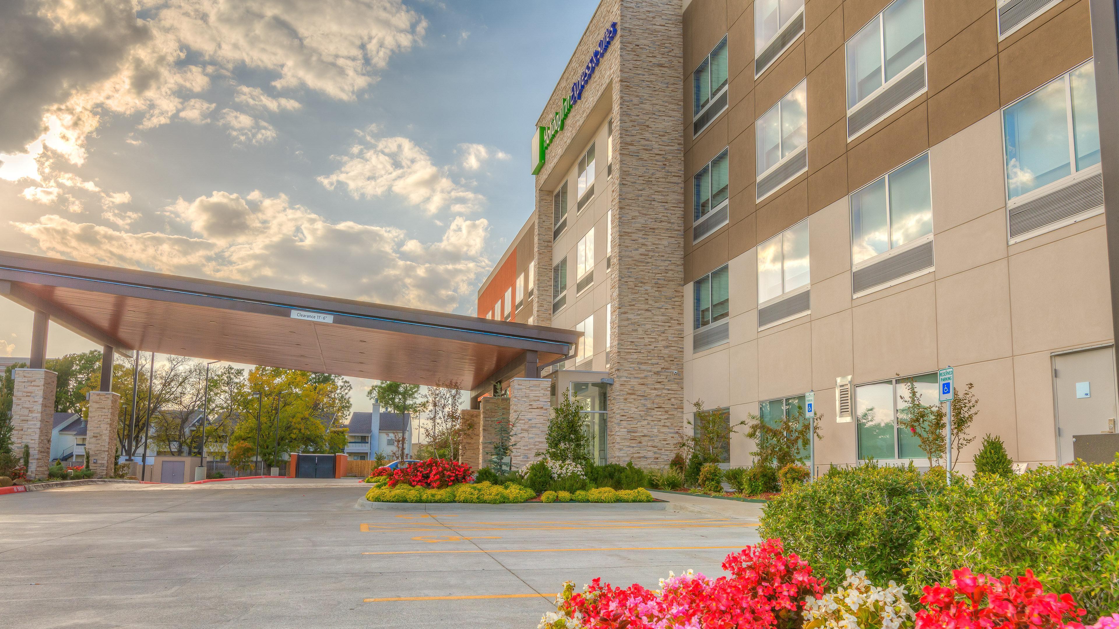 Holiday Inn Express & Suites Tulsa Midtown By Ihg Zewnętrze zdjęcie