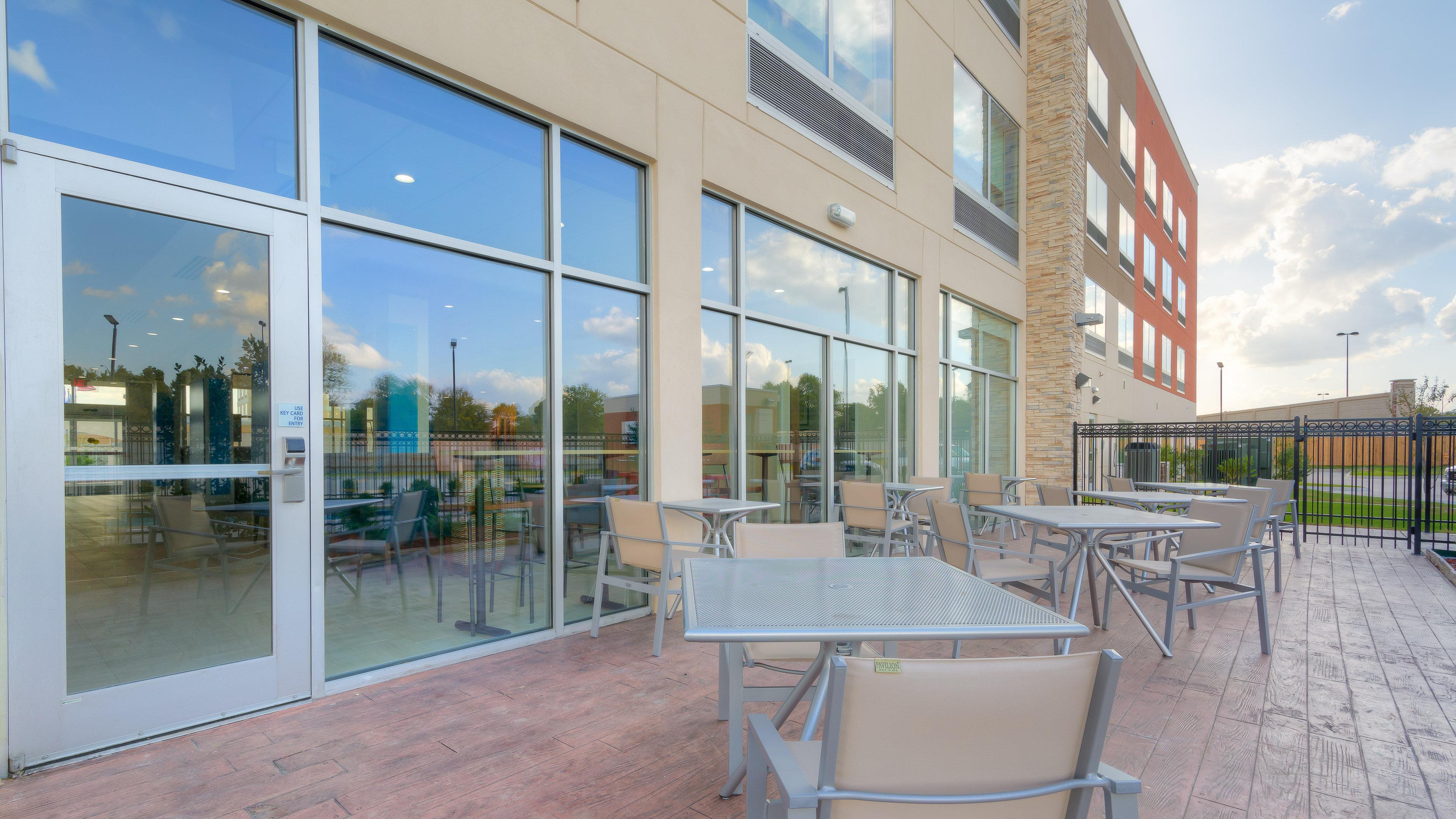 Holiday Inn Express & Suites Tulsa Midtown By Ihg Zewnętrze zdjęcie